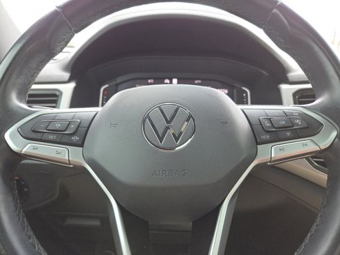 Used 2020 Volkswagen Atlas Cross Sport SEL image 29