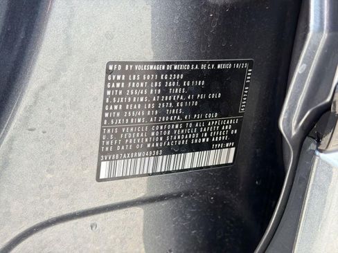 Certified 2024 Volkswagen Tiguan SE R-Line AWD/4WD image 16