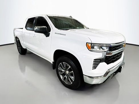 Used 2024 Chevrolet Silverado 1500 LT image 3