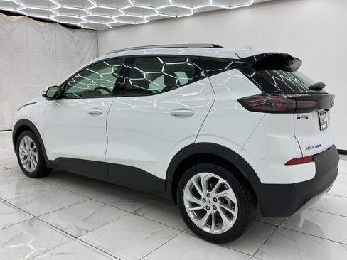 Used 2022 Chevrolet Bolt EUV LT w/ Driver Confidence Package FWD image 12