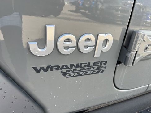 Used 2019 Jeep Wrangler Unlimited Sport S image 10