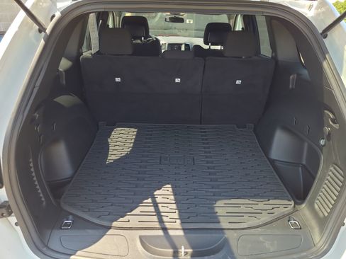 Used 2021 Jeep Grand Cherokee Laredo image 27