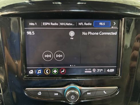 Used 2023 Chevrolet Traverse LS image 16