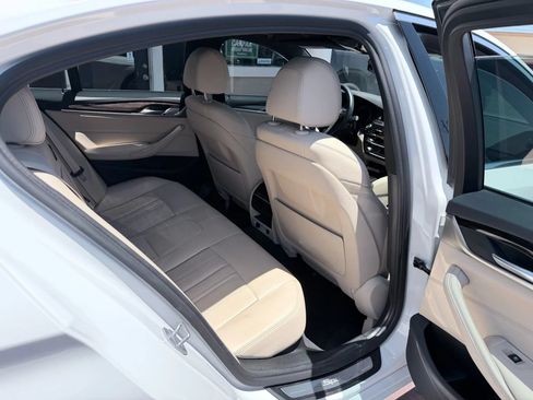 Used 2019 BMW 530i w/ Convenience Package RWD image 7
