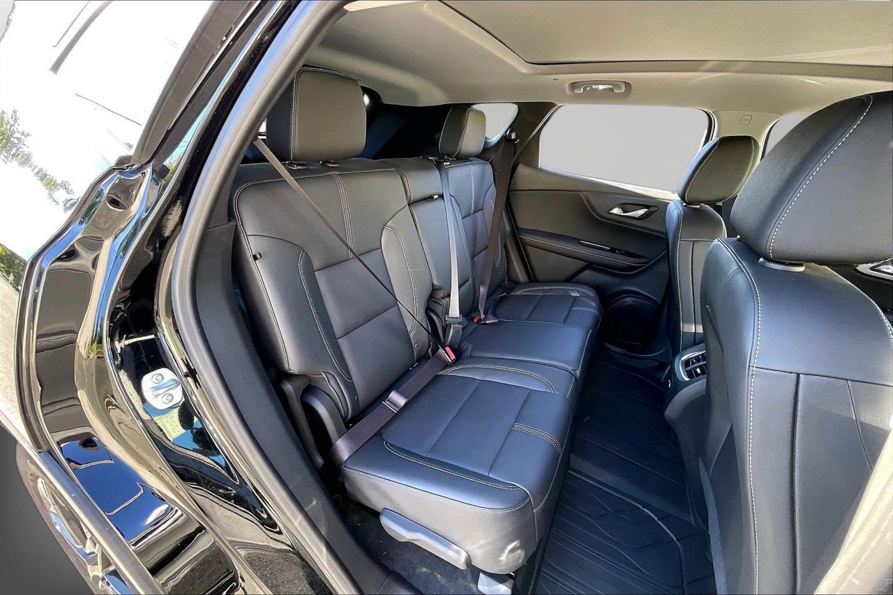 Used 2025 Chevrolet Blazer LT w/ Midnight/Sport Edition FWD image 24