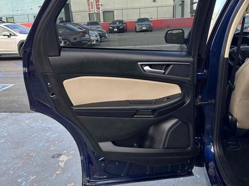 Used 2016 Ford Edge SE image 12