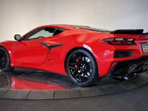 Used 2024 Chevrolet Corvette Z06 w/ Stealth Interior Trim Package RWD image 25