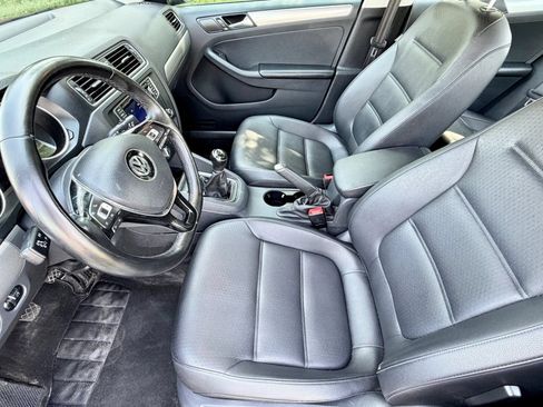 Used 2017 Volkswagen Jetta SE FWD image 26