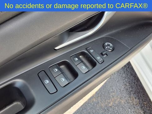 Used 2025 Hyundai Elantra SE image 9