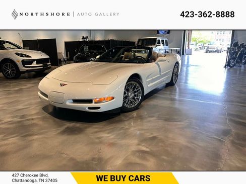 Used 2004 Chevrolet Corvette Convertible w/ Preferred Equipment Group RWD image 1