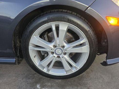 Used 2013 Mercedes-Benz E 350 Sedan image 33