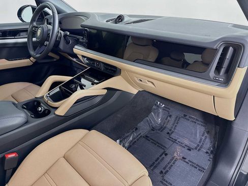 Certified 2026 Porsche Cayenne Coupe AWD/4WD image 29