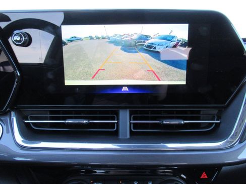 Used 2025 Chevrolet Trax ACTIV w/ Sunroof Package FWD image 28