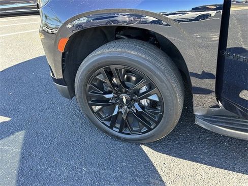 Used 2021 Chevrolet Suburban RST image 32