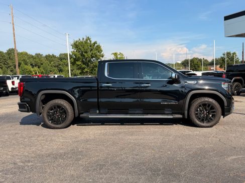 Used 2024 GMC Sierra 1500 Denali w/ Technology Package AWD/4WD image 13