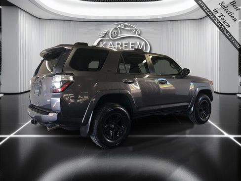 Used 2019 Toyota 4Runner SR5 image 5