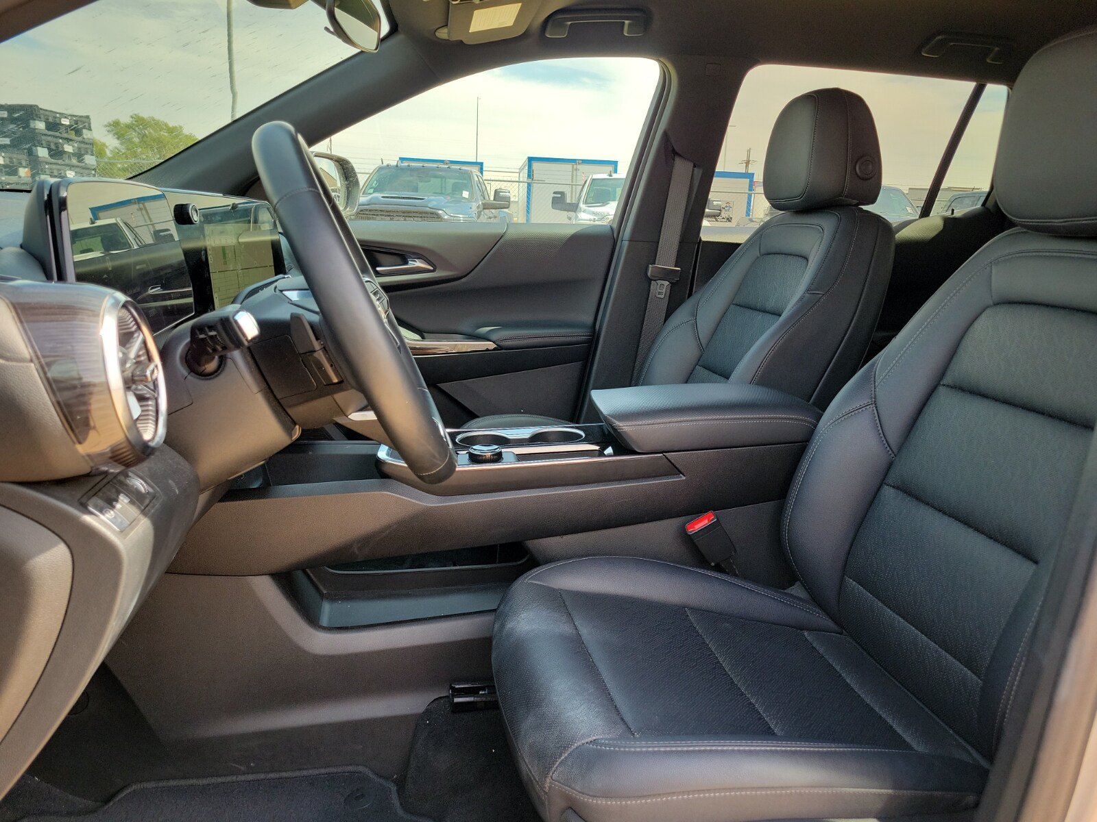 Used 2026 Chevrolet Equinox LT w/ Convenience Package II FWD image 12