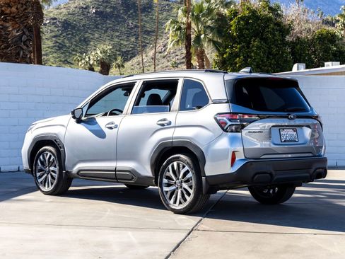 Used 2025 Subaru Forester Touring w/ Popular Package - Touring image 8