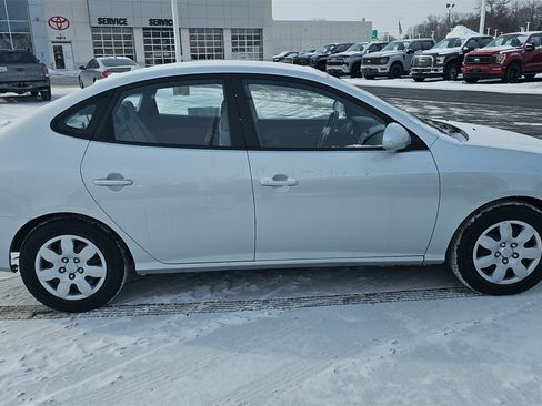 Used 2009 Hyundai Elantra GLS image 2