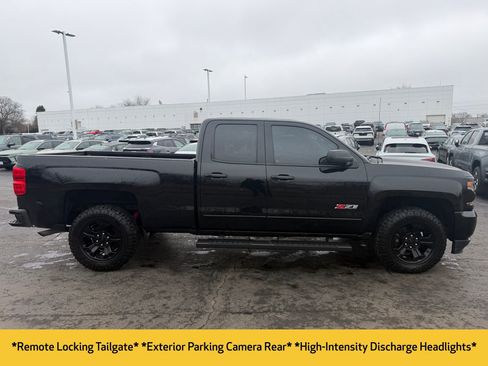 Used 2017 Chevrolet Silverado 1500 LT w/ Midnight Edition image 6