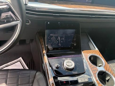 Certified 2025 Cadillac Escalade Sport Platinum AWD/4WD image 12