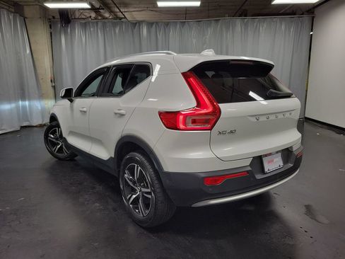 Used 2024 Volvo XC40 B5 Core AWD/4WD image 6
