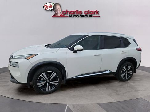 Used 2021 Nissan Rogue SL image 2