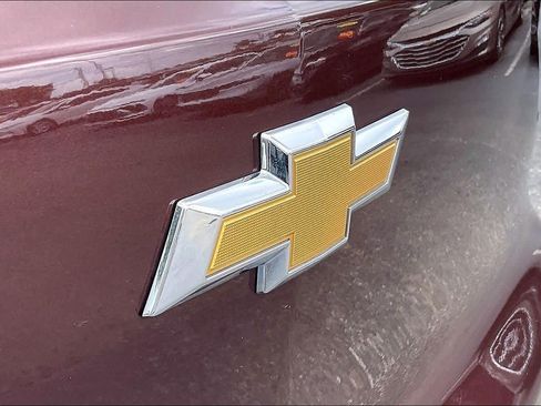 Used 2023 Chevrolet TrailBlazer LT w/ Convenience Package FWD image 9