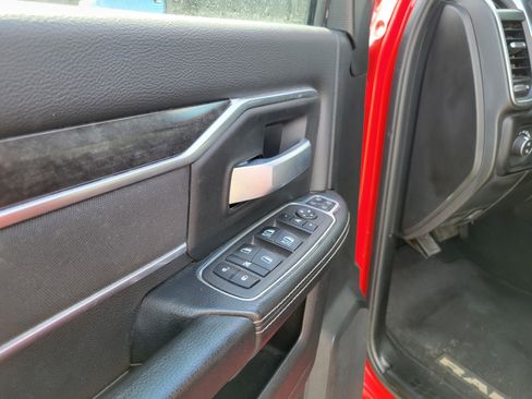 Used 2024 RAM 2500 Big Horn w/ Safety Group image 7