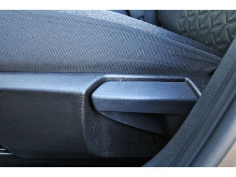 Used 2025 Nissan Kicks SV image 20