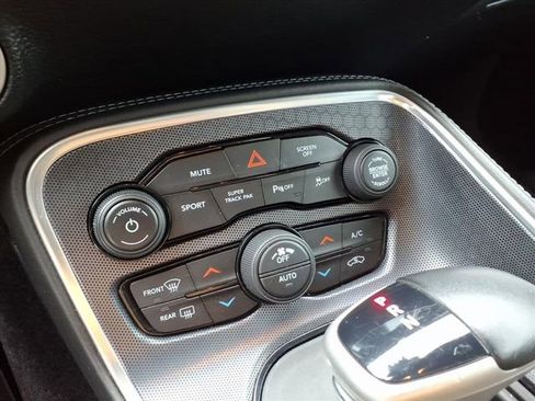 Used 2018 Dodge Challenger GT w/ GT Interior Package image 22