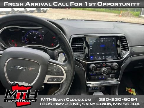 Used 2019 Jeep Grand Cherokee SRT AWD/4WD image 3