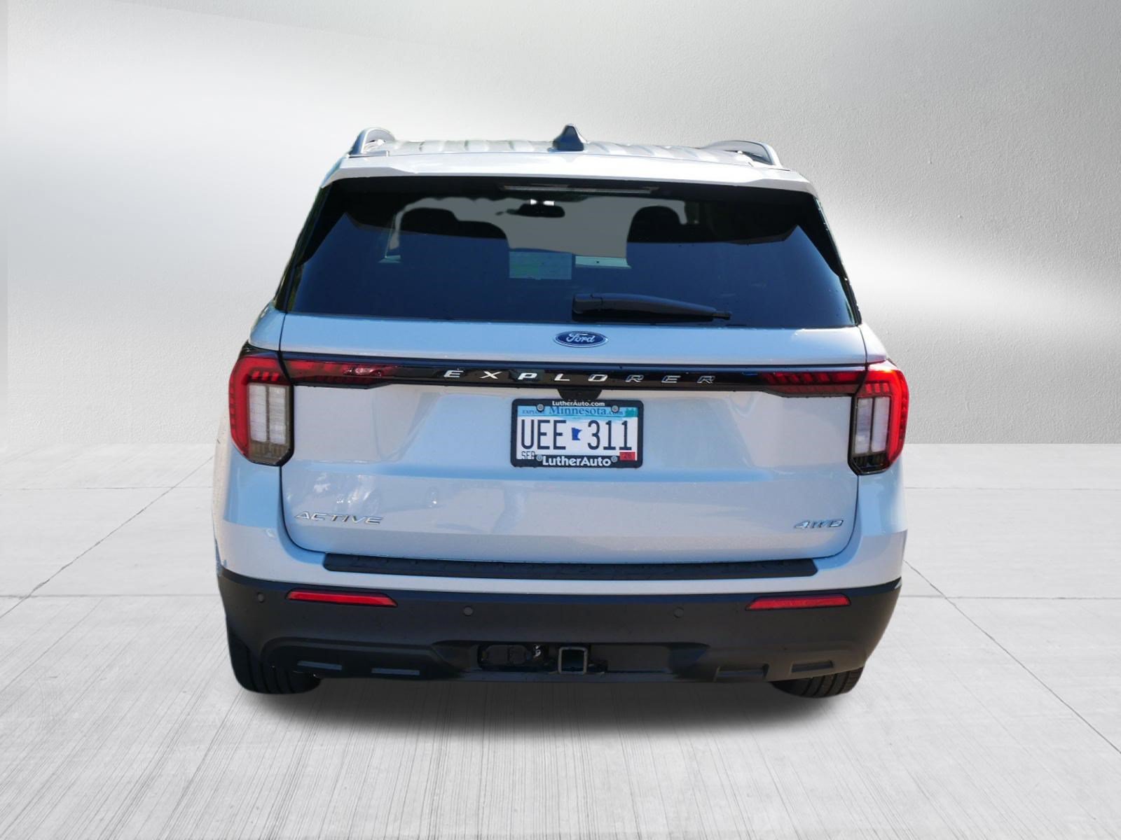 Used 2026 Ford Explorer Active AWD/4WD image 6
