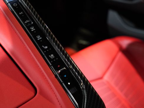Used 2020 Chevrolet Corvette Stingray Preferred Cpe w/ 2LT Preferred Equipment Group RWD image 41