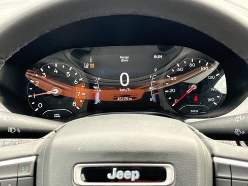 Used 2024 Jeep Compass Latitude AWD/4WD image 13