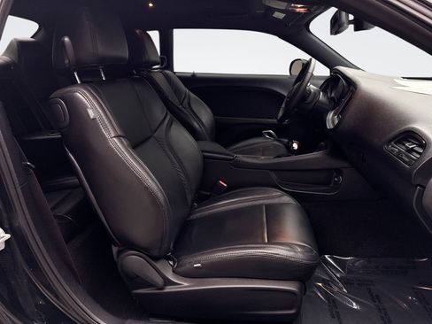 Used 2023 Dodge Challenger SXT w/ Blacktop Package image 17