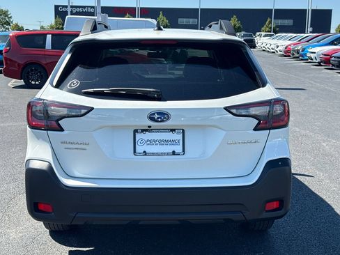Used 2024 Subaru Outback Premium AWD/4WD image 4