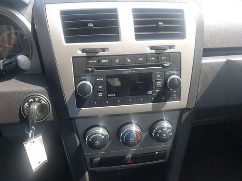 Used 2010 Dodge Avenger SXT FWD image 12