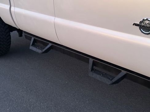 Used 2010 Ford F250 Lariat image 17