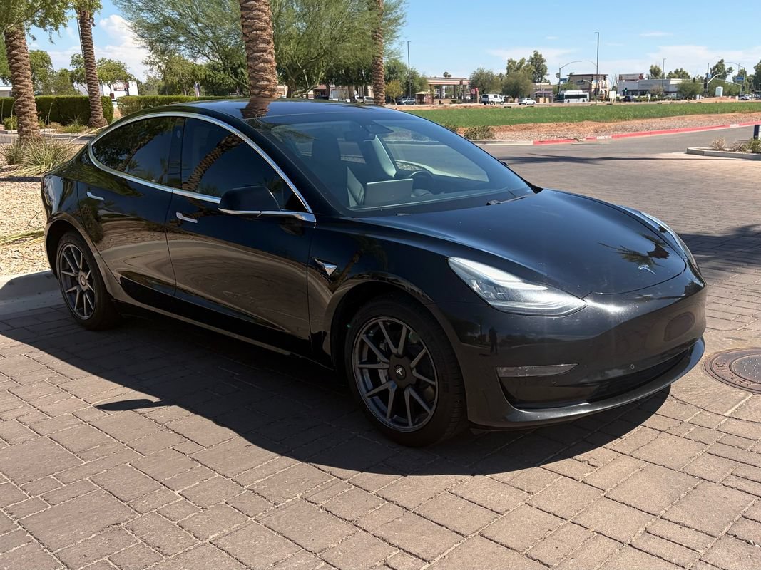 Used 2018 Tesla Model 3 Long Range RWD image 1