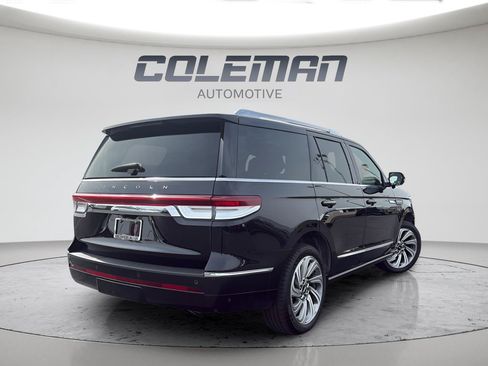 Used 2022 Lincoln Navigator Reserve AWD/4WD image 5