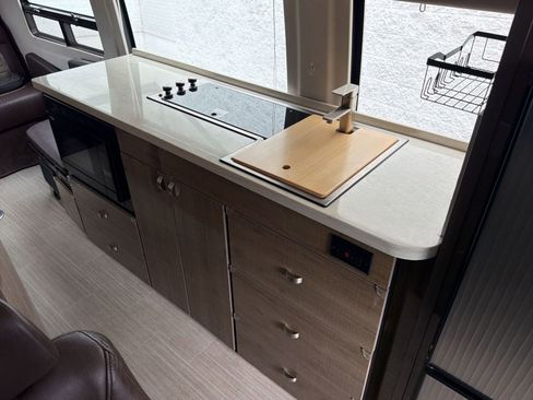Used 2018 Mercedes-Benz Sprinter 3500 image 36