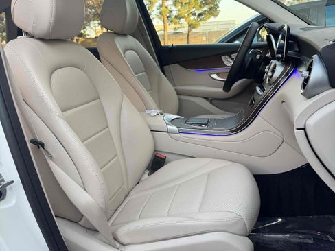Used 2022 Mercedes-Benz GLC 300 w/ Premium Package Lite image 37