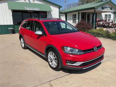 Used 2019 Volkswagen Golf Alltrack SE AWD/4WD image 3