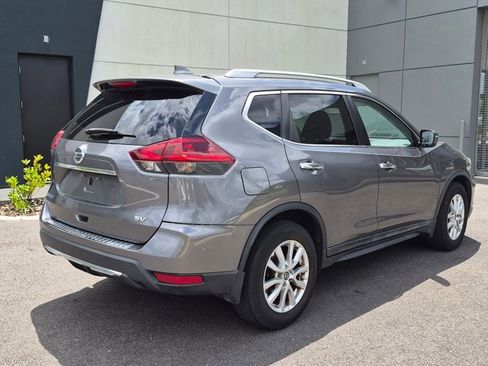 Used 2018 Nissan Rogue SV image 5