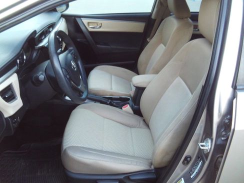 Used 2015 Toyota Corolla LE image 14