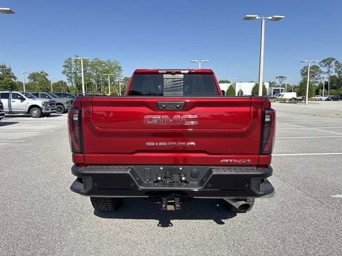 Used 2025 GMC Sierra 2500 AT4X AWD/4WD image 4