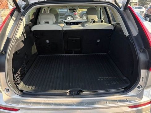 Used 2023 Volvo XC60 B6 Ultimate w/ Protection Package Premier AWD/4WD image 13