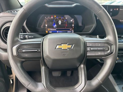 Used 2023 Chevrolet Colorado W/T image 12