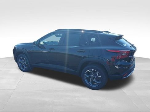 New 2026 Chevrolet Trax LT w/ Driver Confidence Package FWD image 3